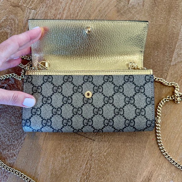 Gucci GG MARMONT BI-COLOR CHAIN WALLET - Picture 2 of 13